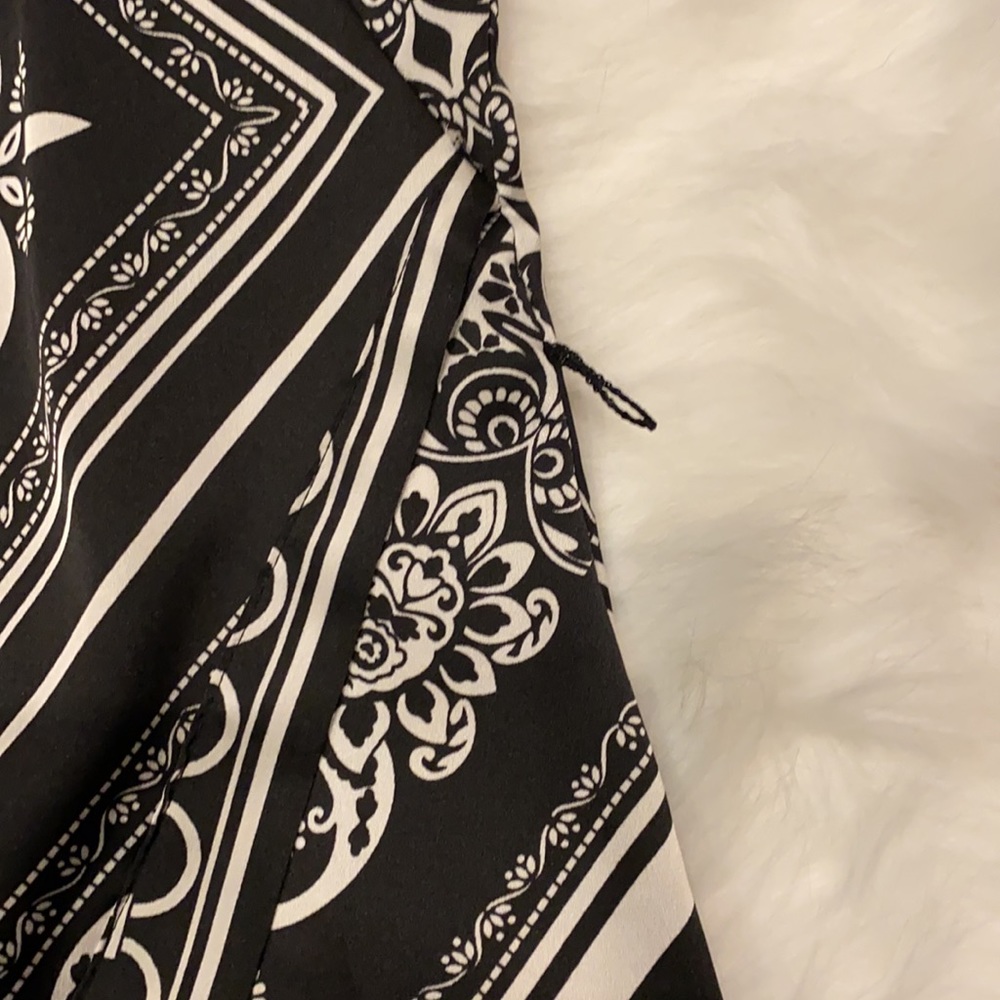 WHBM scarf-pattern blouse - Picture 4 of 8
